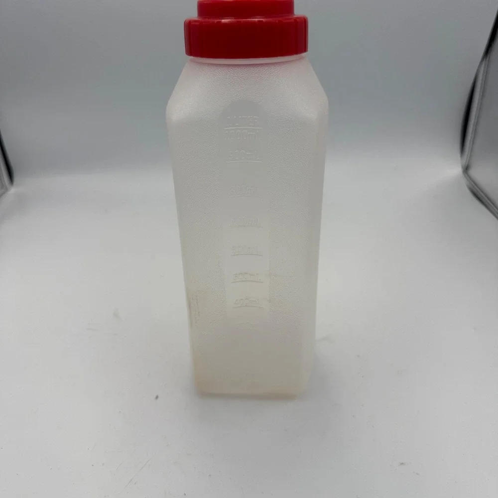 Vintage Rubbermaid Servin Saver 1 Quart Juice Carafe Pitcher Red Lid 1 Liter